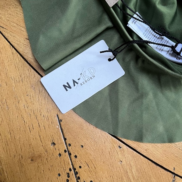 NA-KD Reborn ruffled bikini top NEW - Picture 4 of 7